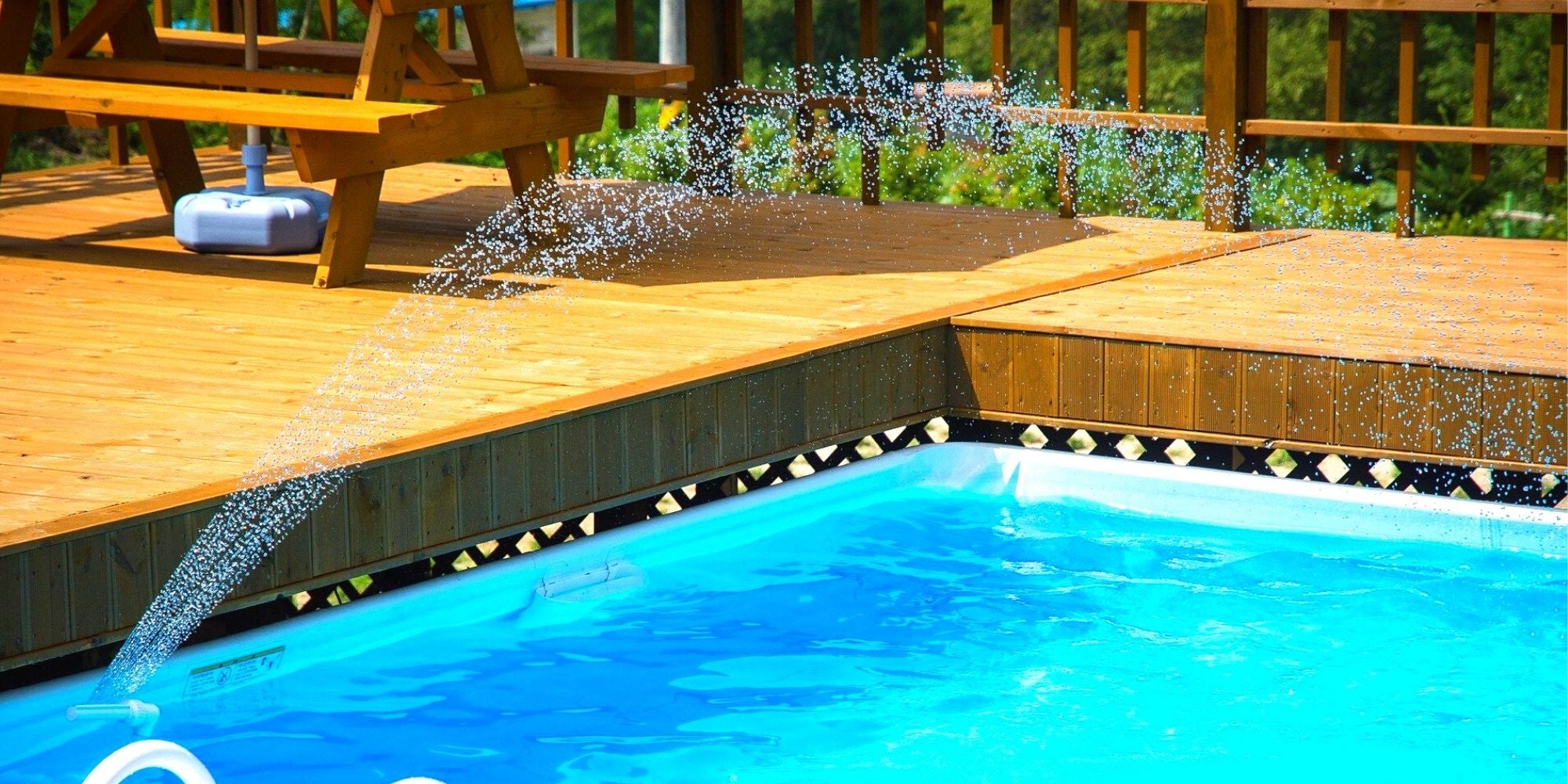 Le deck de piscine : une plage pour les piscines hors-sol