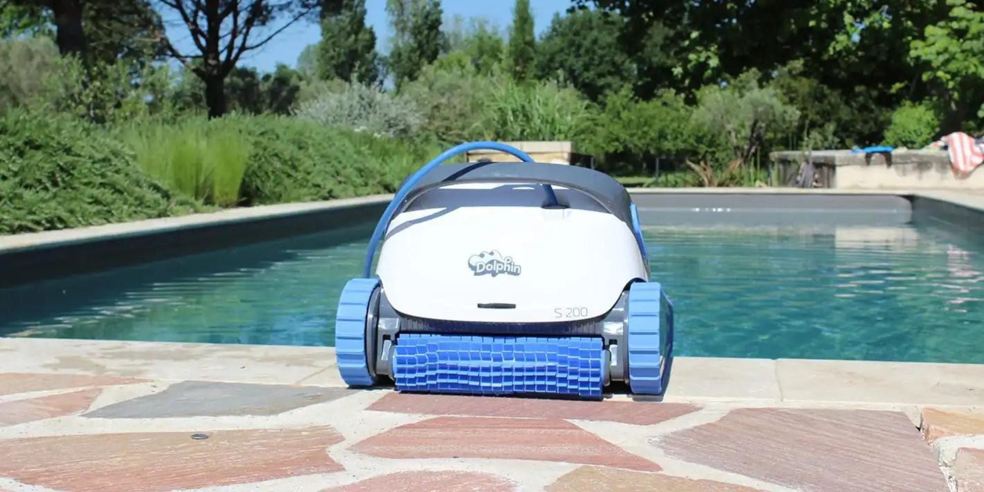 Robot nettoyage piscine : robot nettoyeur de piscine
